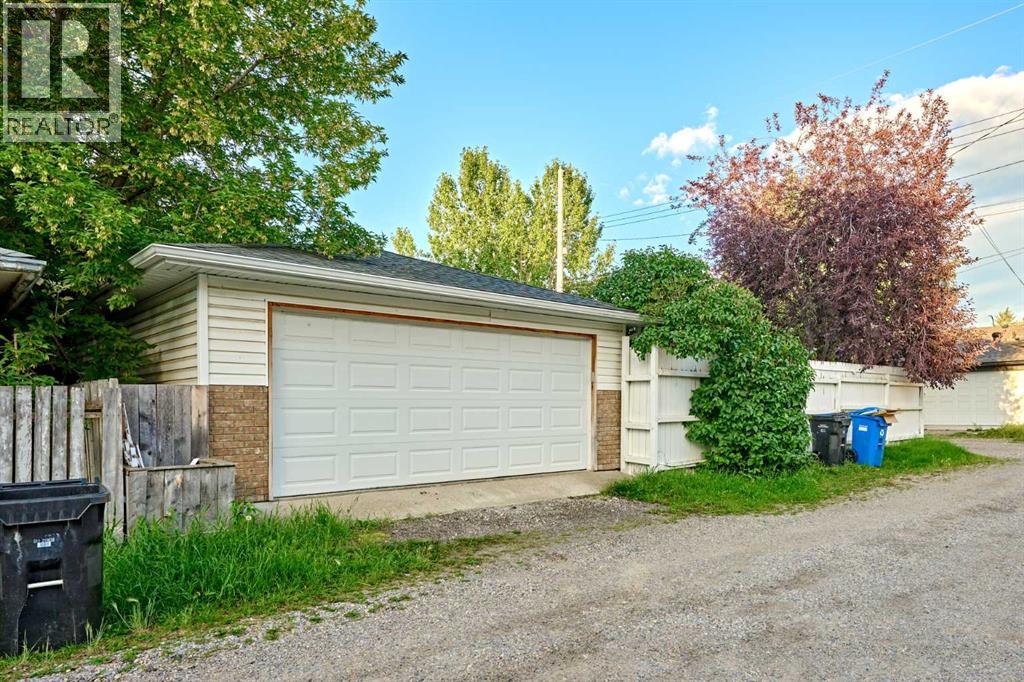 Single Family House Bungalow for Sale in  Kentish Drive SW Kingsland Calgary 