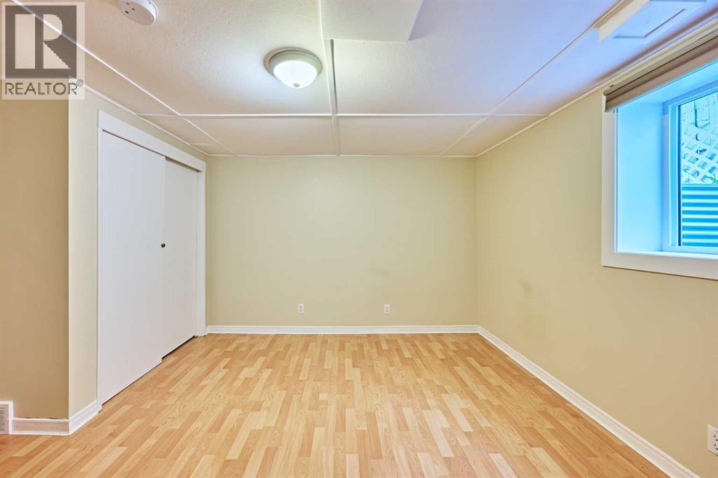 Single Family House Bungalow for Sale in  Kentish Drive SW Kingsland Calgary 