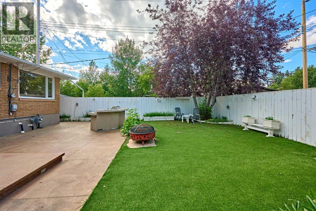 Single Family House Bungalow for Sale in  Kentish Drive SW Kingsland Calgary 