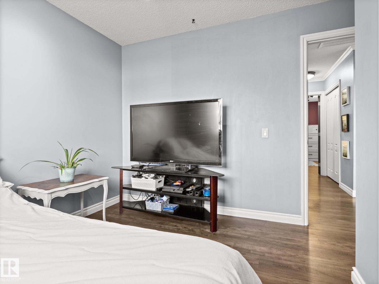 Photo 9 of 5506 59 St, Beaumont AB