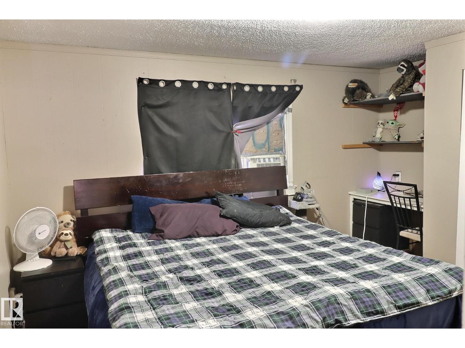 Photo 18 of 2522 West Port Rd Nw, Edmonton AB