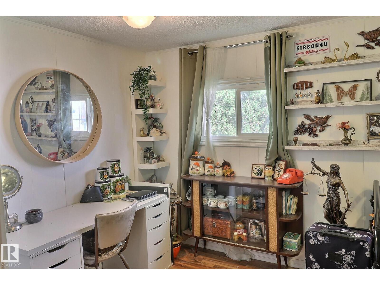 Photo 6 of 2522 West Port Rd Nw, Edmonton AB