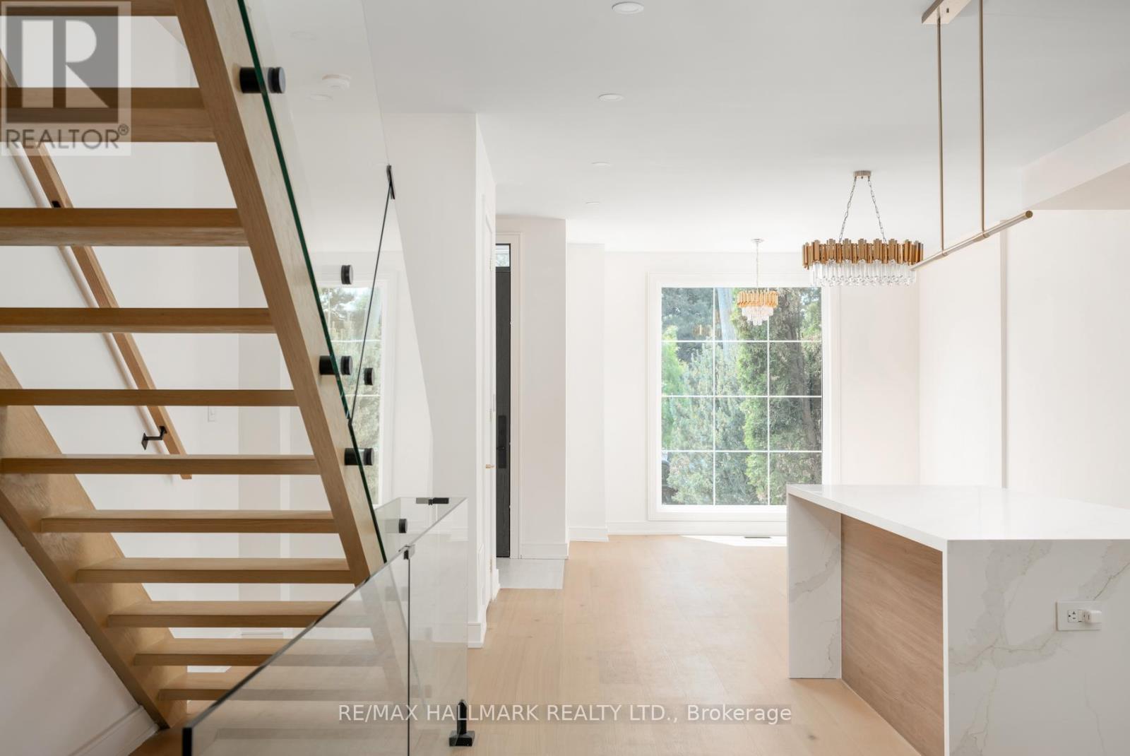 Photo 19 of 104 Newcastle Street, Toronto ON