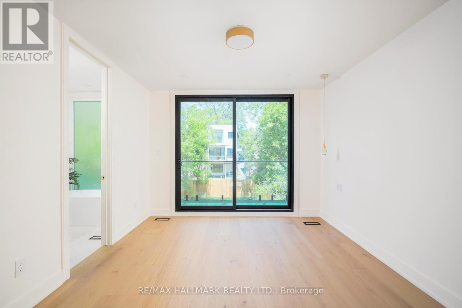 Photo 23 of 104 Newcastle Street, Toronto ON