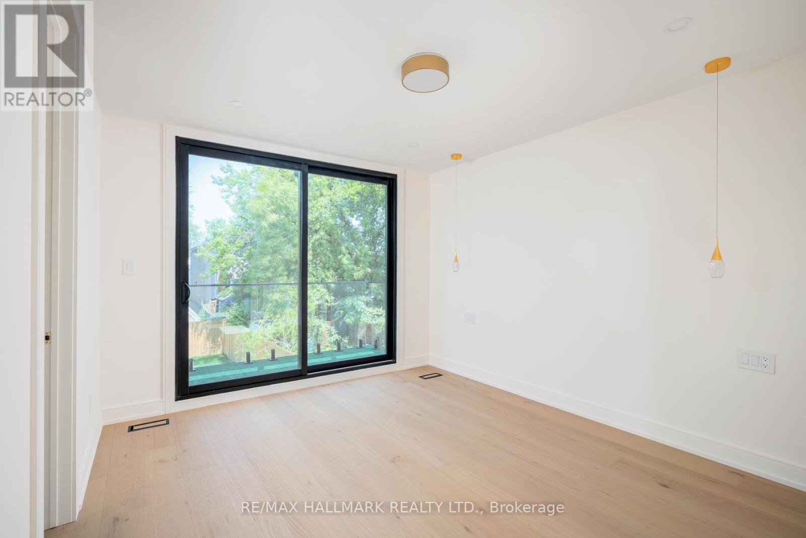 Photo 24 of 104 Newcastle Street, Toronto ON