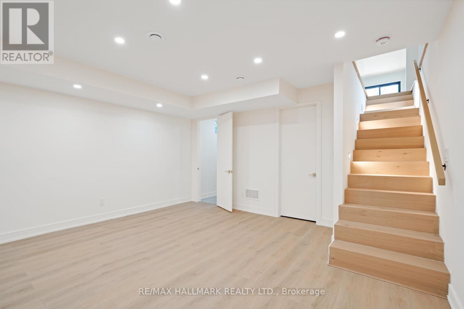 Photo 40 of 104 Newcastle Street, Toronto ON