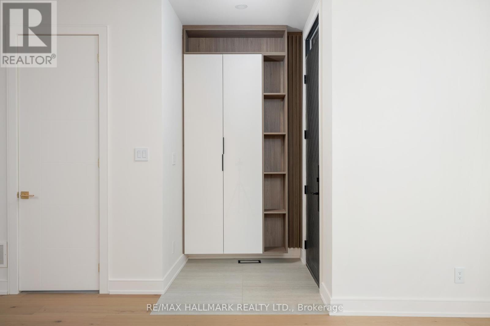Photo 6 of 104 Newcastle Street, Toronto ON