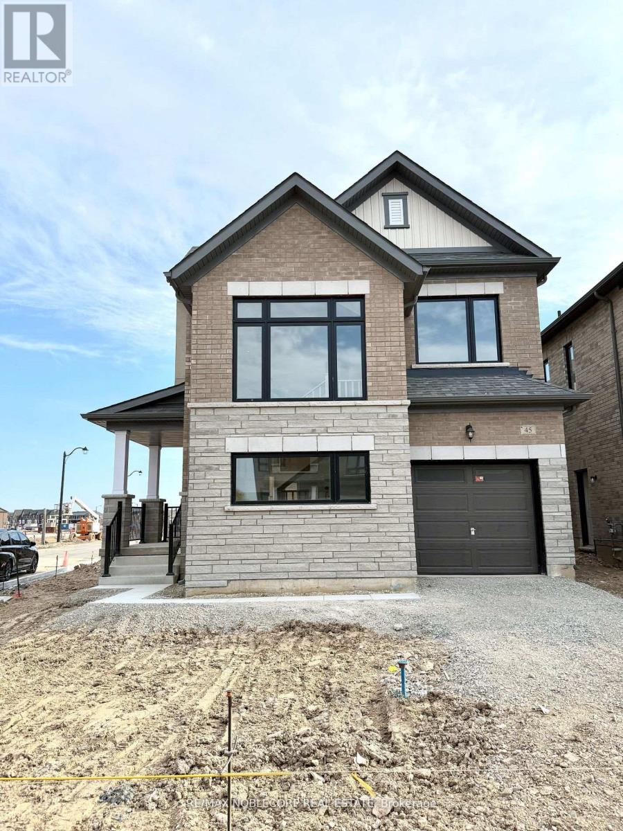 Photo 4 of 45 Arnold Circle, Brampton ON