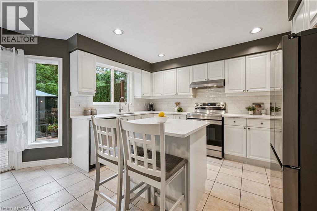 Photo 13 of 533 Rush Meadow Crescent, Kitchener ON