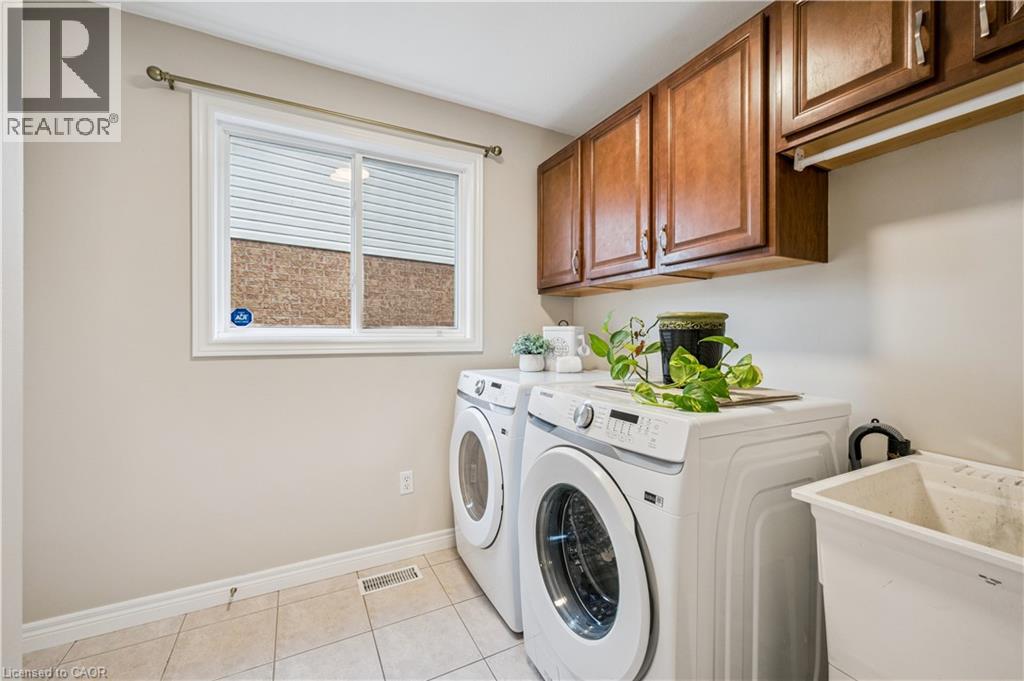 Photo 18 of 533 Rush Meadow Crescent, Kitchener ON