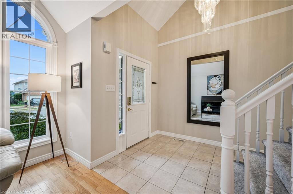 Photo 3 of 533 Rush Meadow Crescent, Kitchener ON