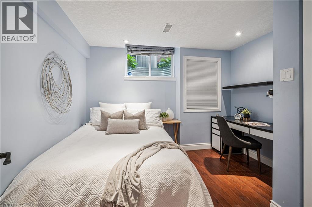 Photo 32 of 533 Rush Meadow Crescent, Kitchener ON