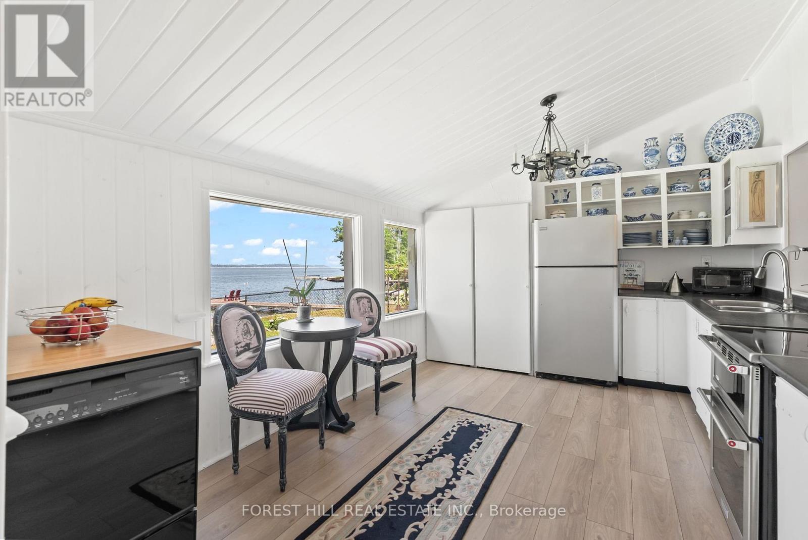 Photo 12 of 672 Hatton Avenue, Selwyn ON