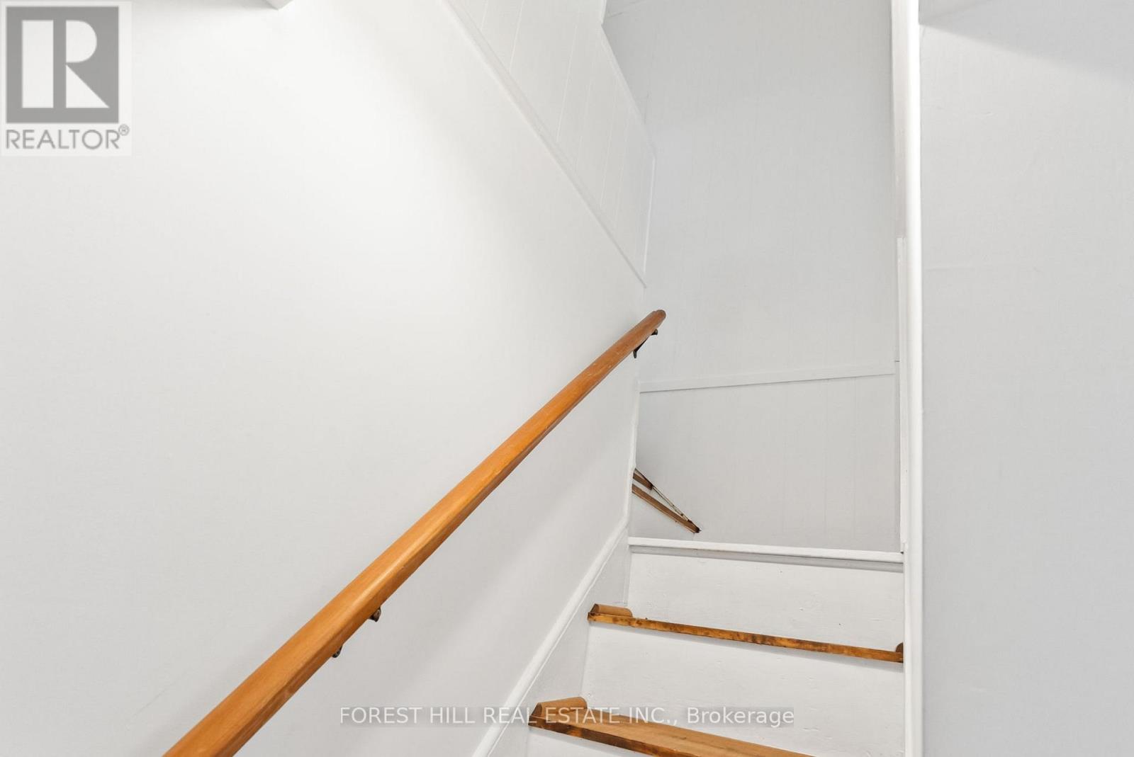 Photo 19 of 672 Hatton Avenue, Selwyn ON