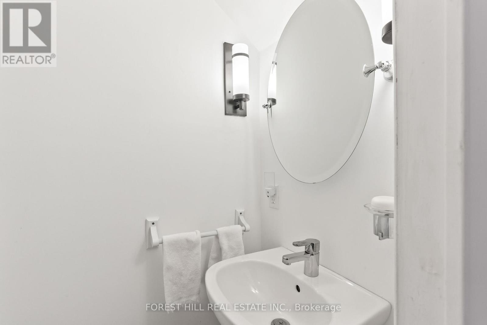 Photo 26 of 672 Hatton Avenue, Selwyn ON