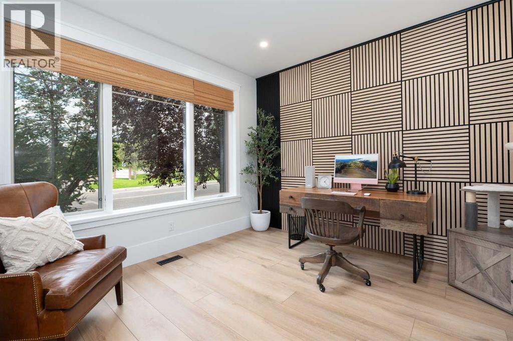 Single Family House for Sale in   Street NW Parkdale Calgary 