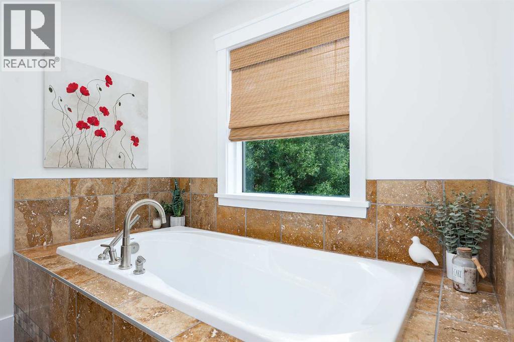 Single Family House for Sale in   Street NW Parkdale Calgary 
