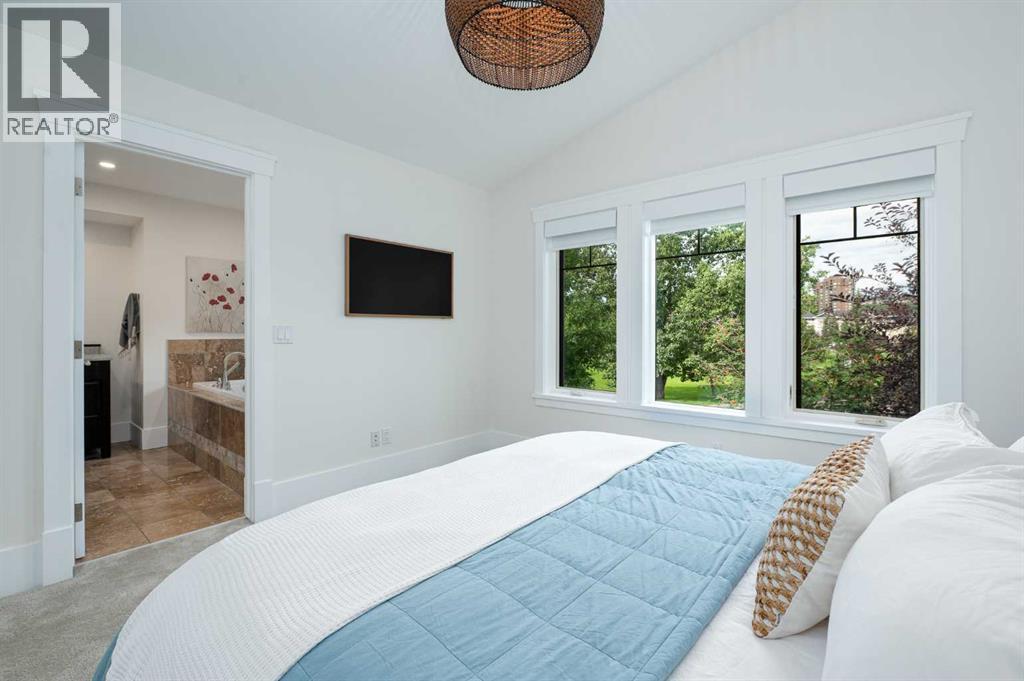 Single Family House for Sale in   Street NW Parkdale Calgary 