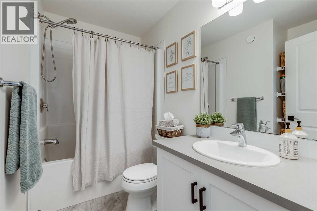 Photo 21 of 340 Kingsmere Way Se, Airdrie AB