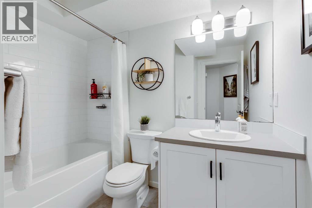 Photo 30 of 340 Kingsmere Way Se, Airdrie AB