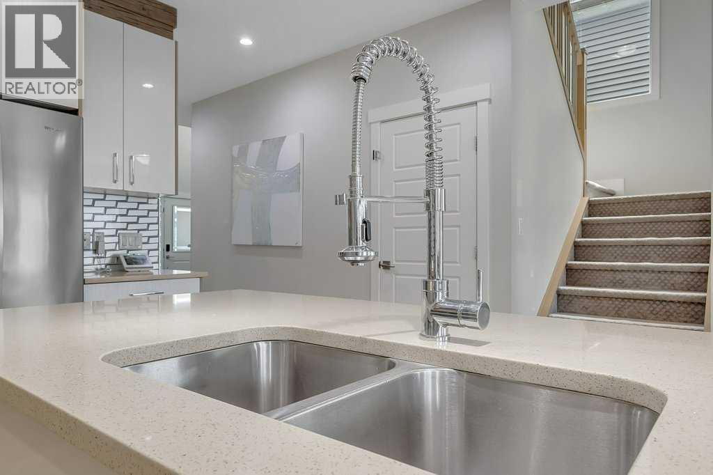 Photo 3 of 233 Kingsbury Close Se, Airdrie AB