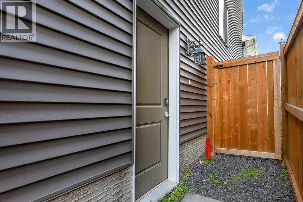 Photo 12 of 233 Kingsbury Close Se, Airdrie AB