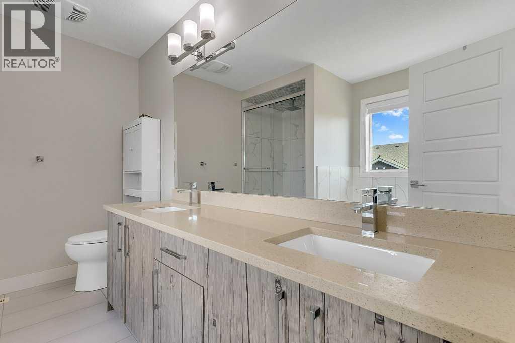 Photo 25 of 233 Kingsbury Close Se, Airdrie AB