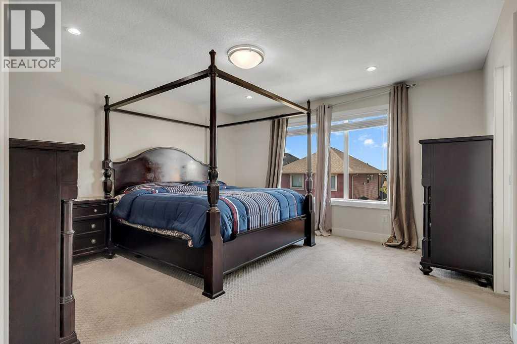 Photo 13 of 233 Kingsbury Close Se, Airdrie AB