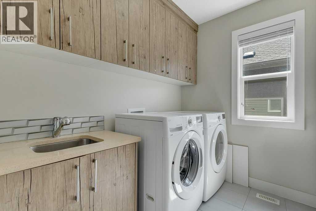 Photo 1 of 233 Kingsbury Close Se, Airdrie AB