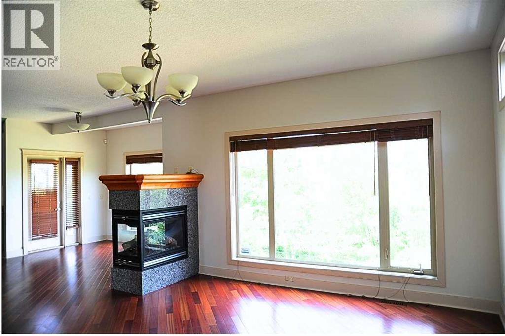 Photo 36 of 31 Cougarstone Point Sw, Calgary AB