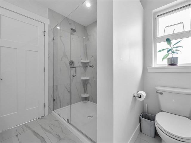 Photo 16 of 2136 164 A Street, Surrey BC