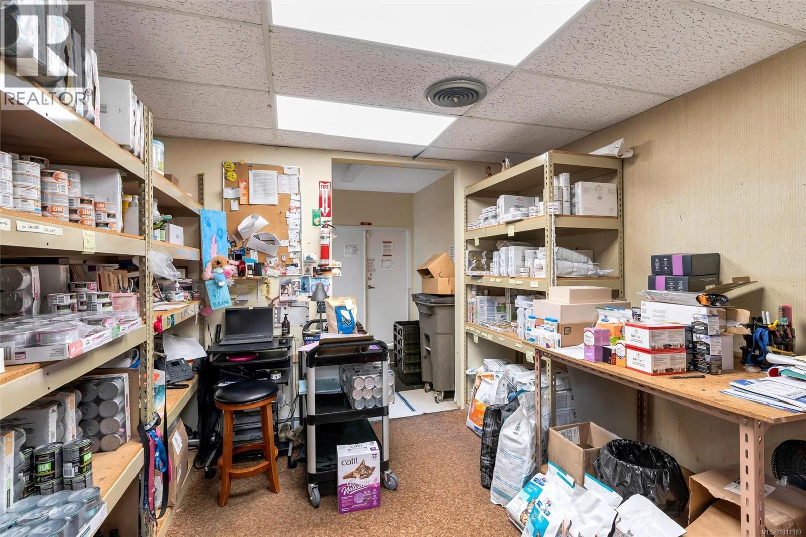 1057+1033 Canada Ave, Duncan