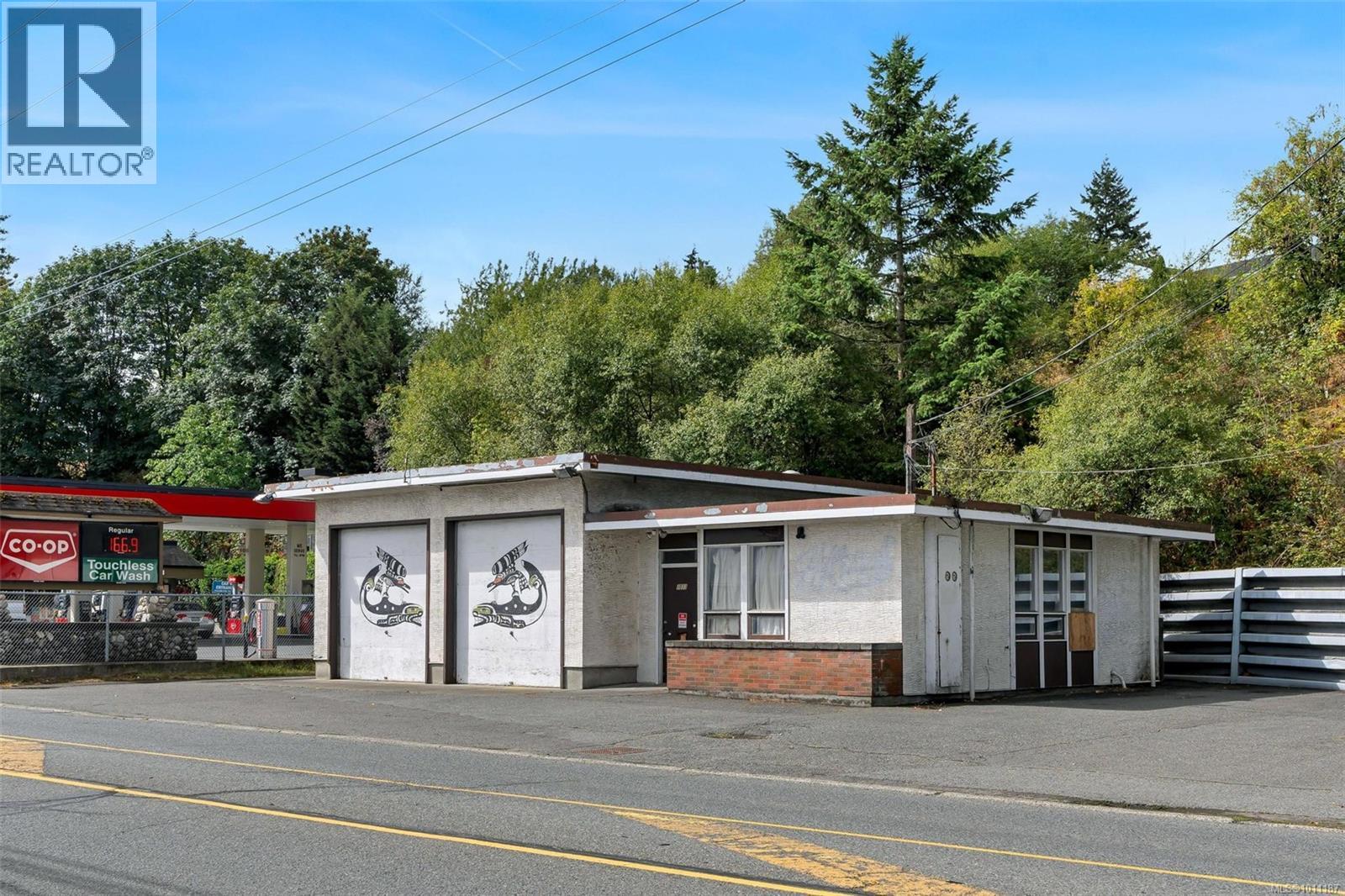 1057+1033 Canada Ave, Duncan