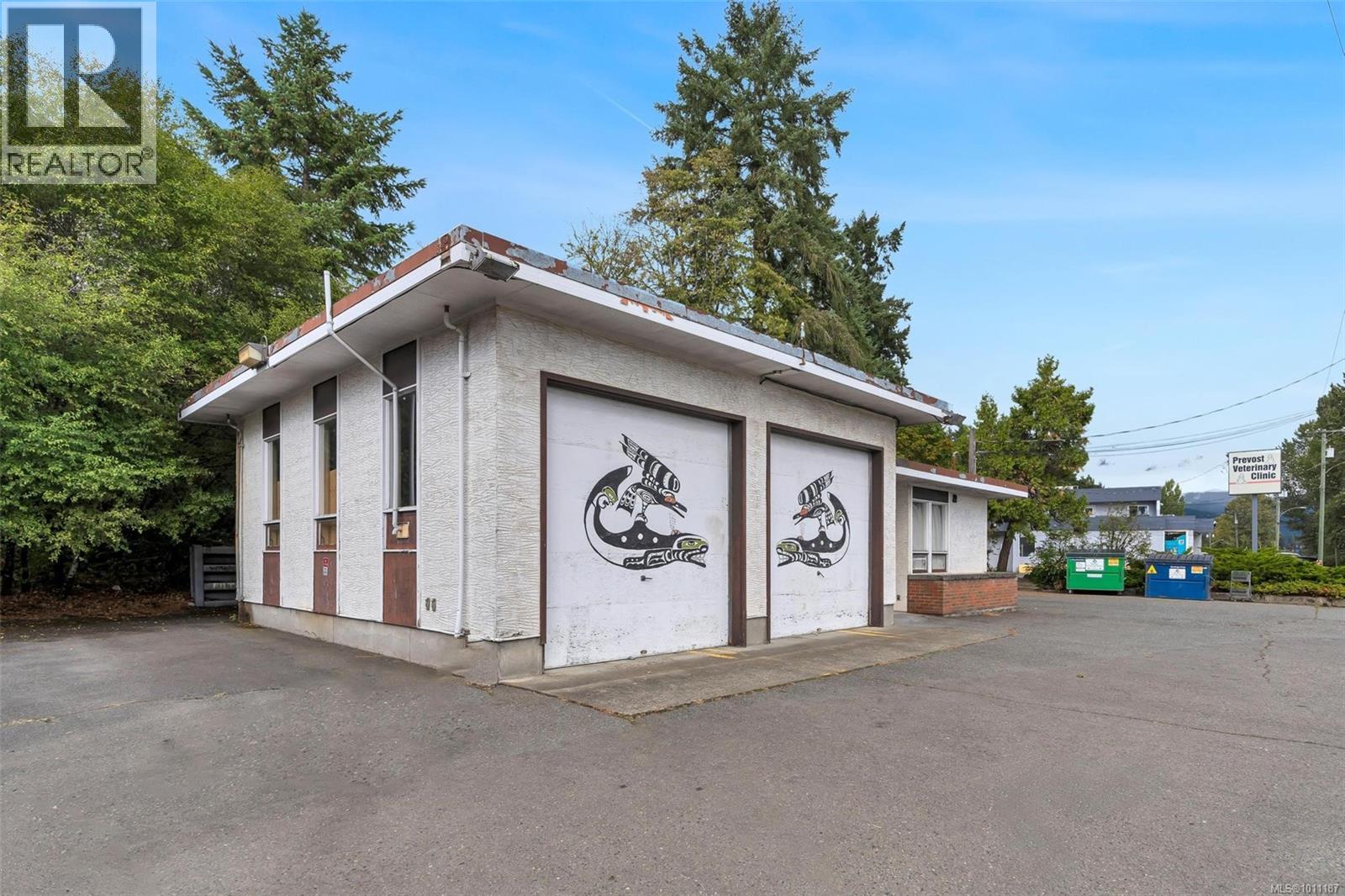 1057+1033 Canada Ave, Duncan