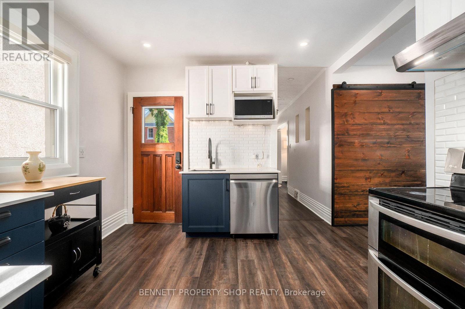 Photo 12 of 60 Melrose Avenue, Ottawa ON