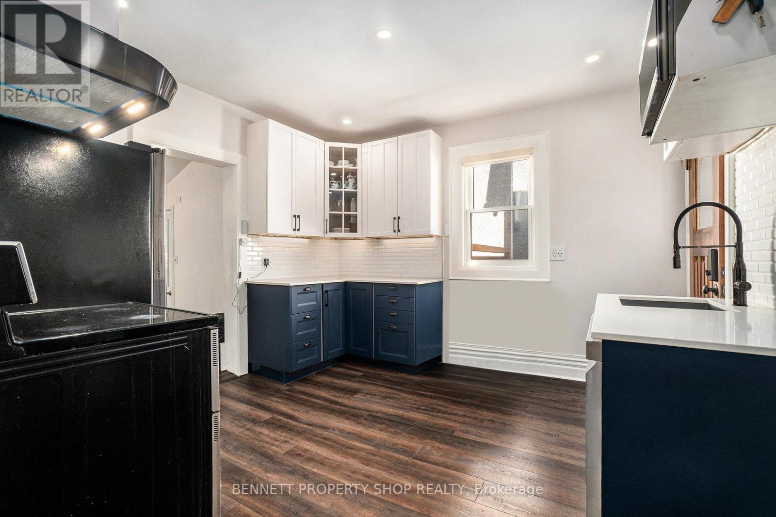 Photo 14 of 60 Melrose Avenue, Ottawa ON