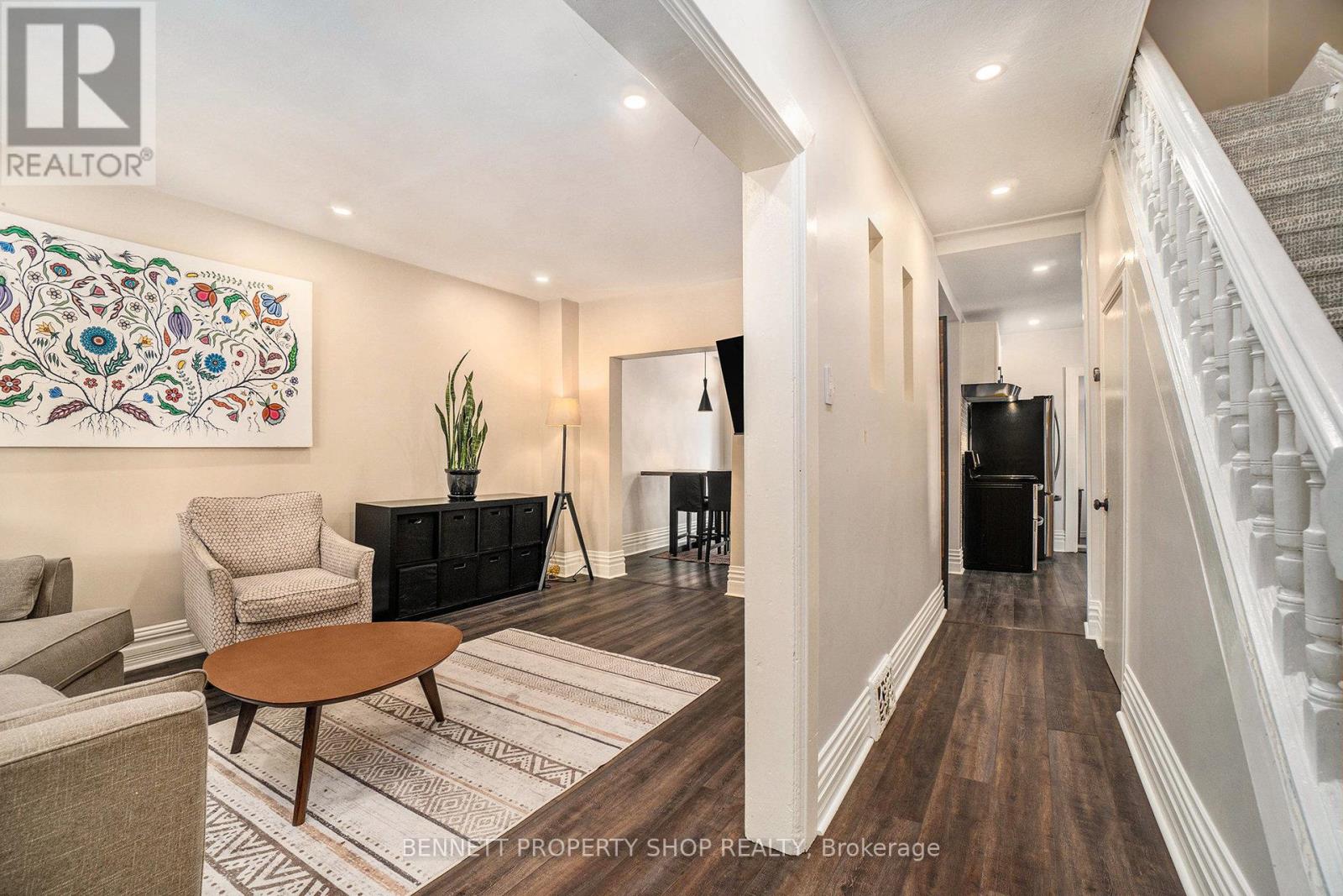 Photo 9 of 60 Melrose Avenue, Ottawa ON