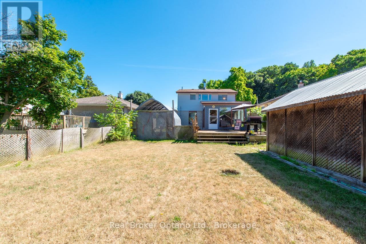 Photo 18 of 58 Fourth Avenue, Cambridge ON