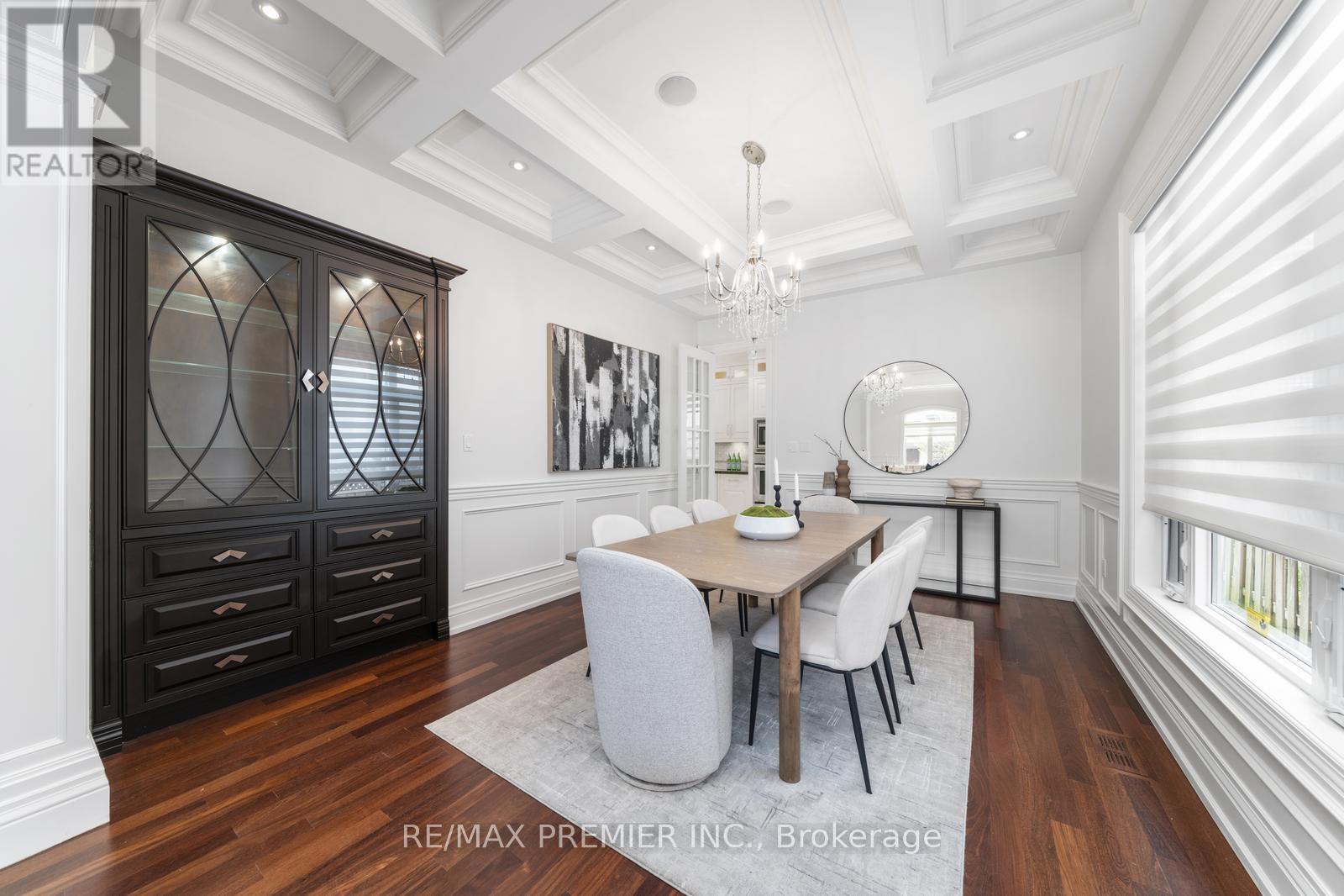 Photo 32 of 117 Upper Canada Drive, Toronto ON