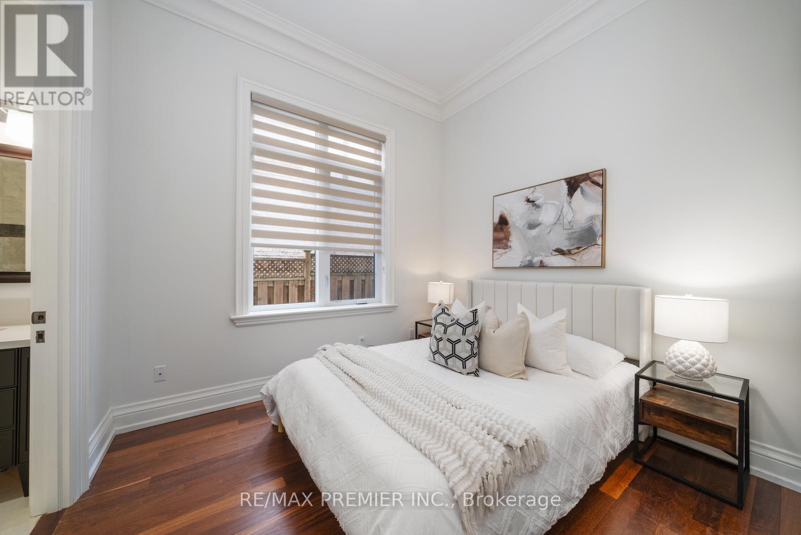 Photo 30 of 117 Upper Canada Drive, Toronto ON