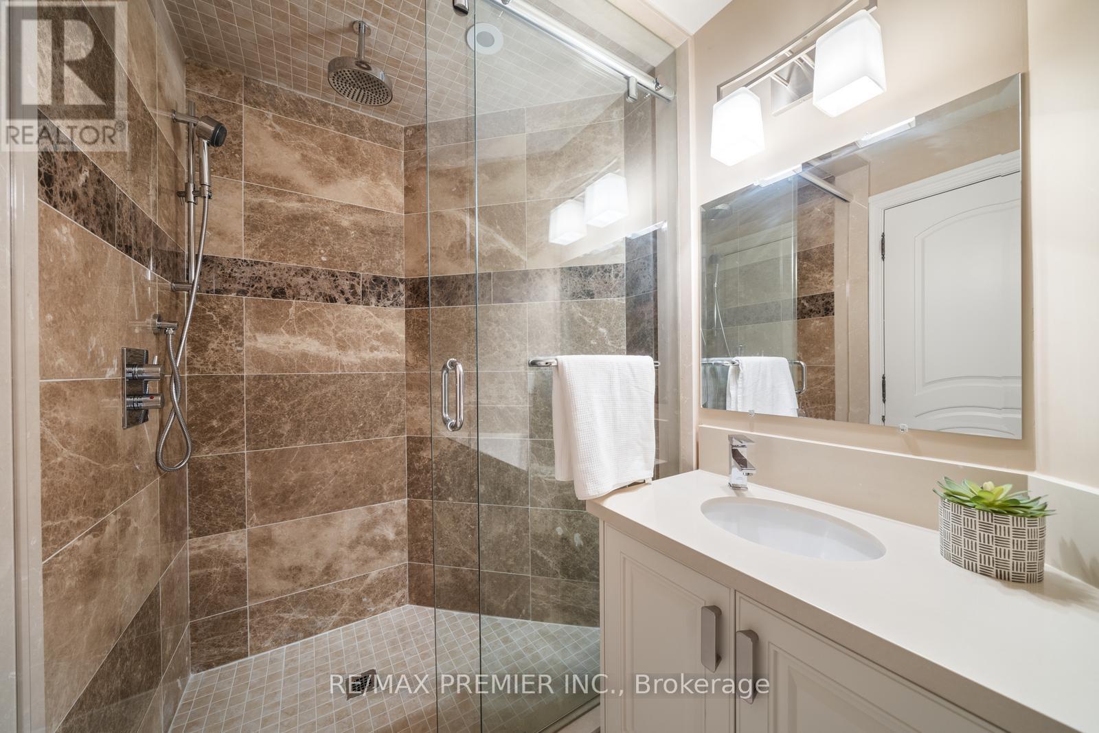 Photo 14 of 117 Upper Canada Drive, Toronto ON