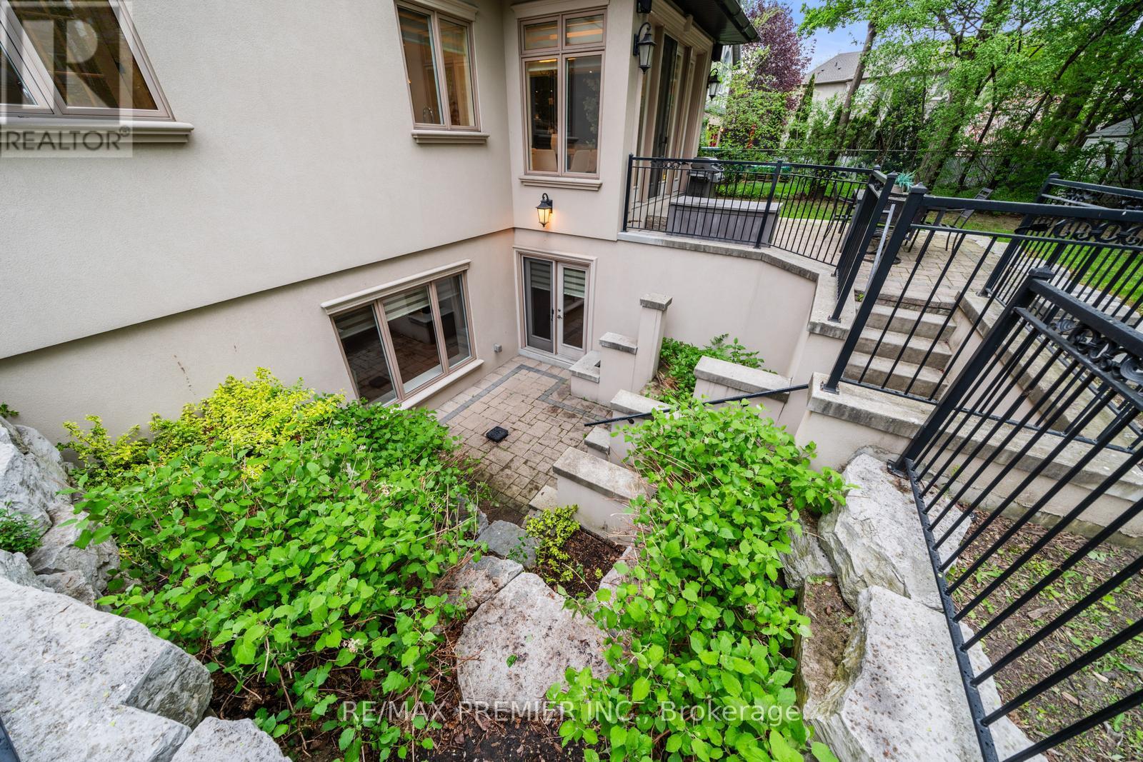 Photo 46 of 117 Upper Canada Drive, Toronto ON