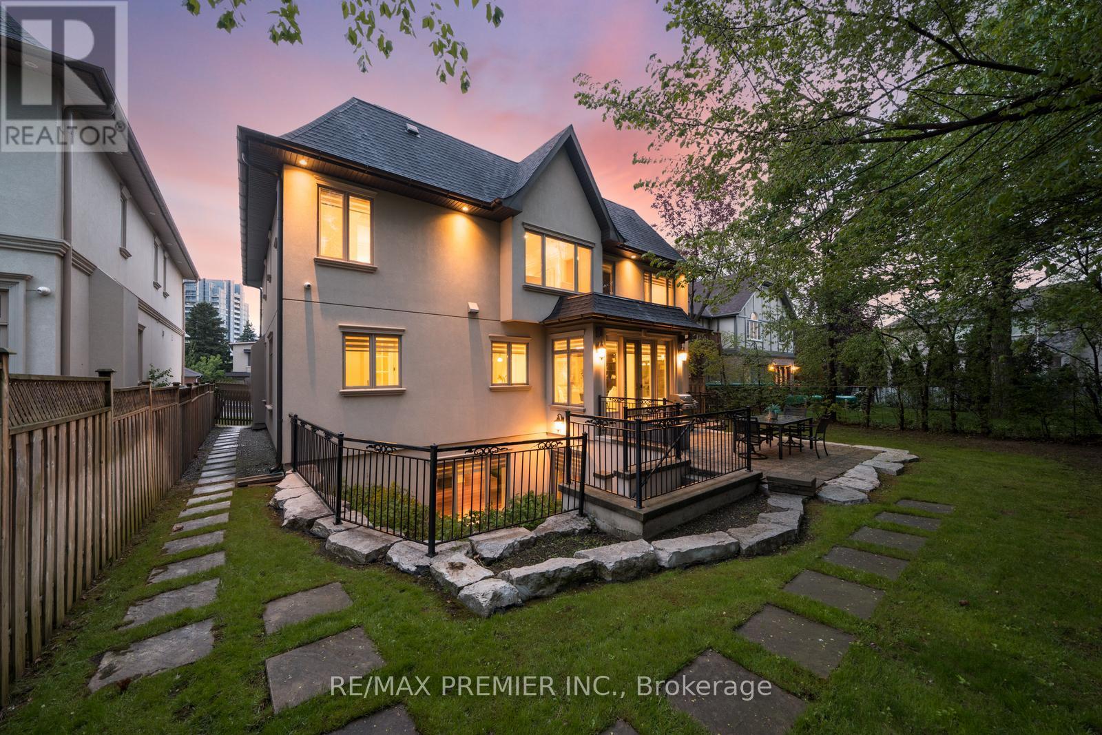 Photo 39 of 117 Upper Canada Drive, Toronto ON
