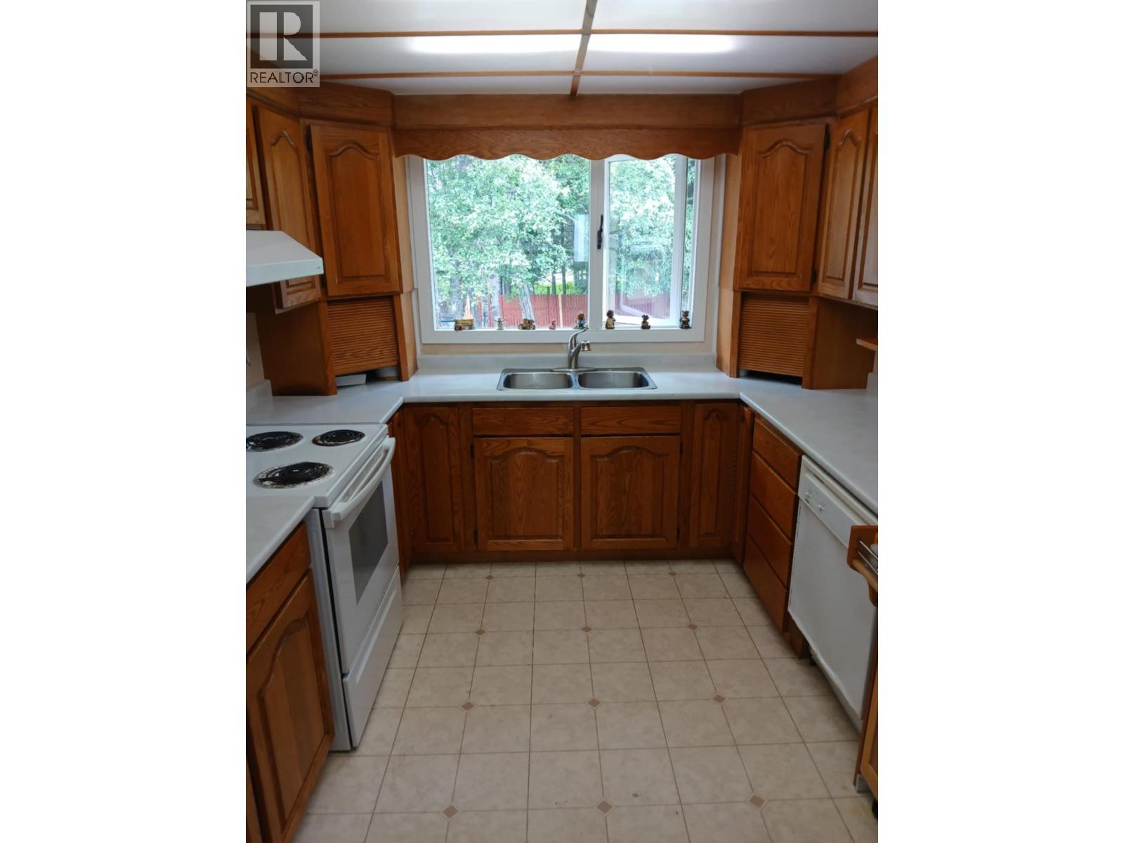 217 CRYSDALE DRIVE - 11