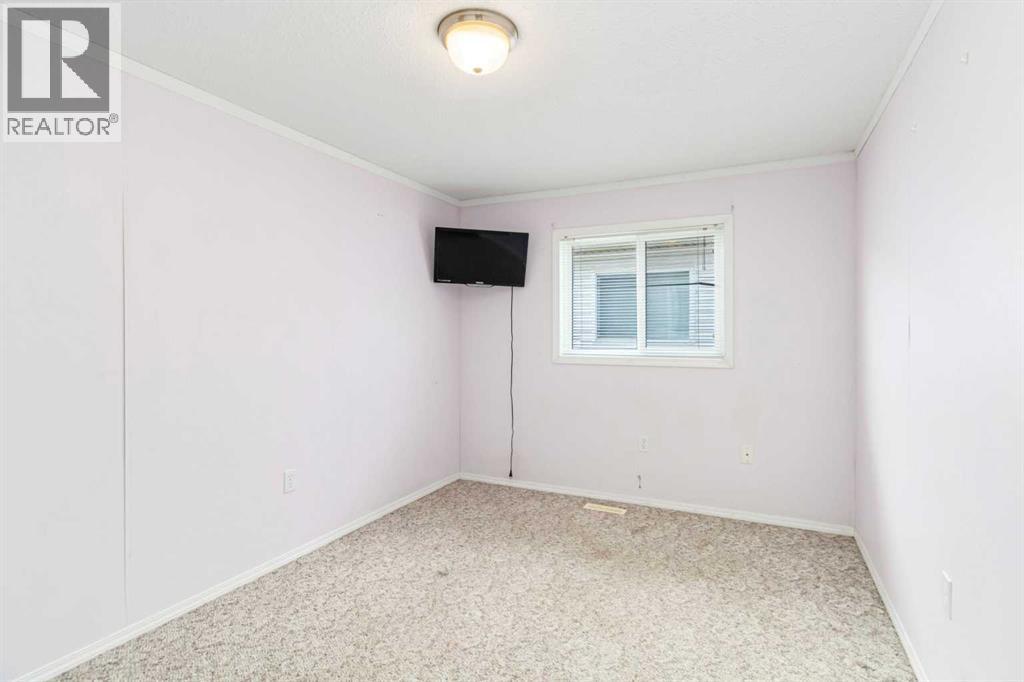 Photo 20 of 305 Ash Way, Fort Mcmurray AB
