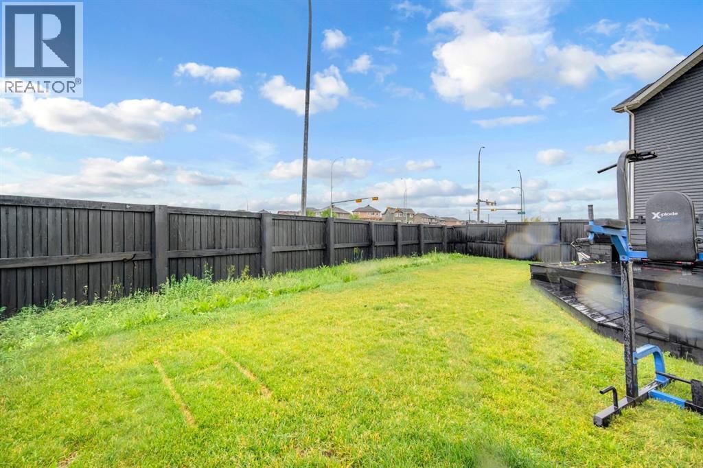 Photo 3 of 151 Marthas Meadows Close Ne, Calgary AB