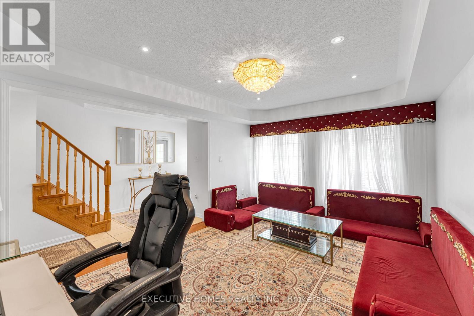 Photo 10 of 2478 William Jackson Drive, Pickering ON