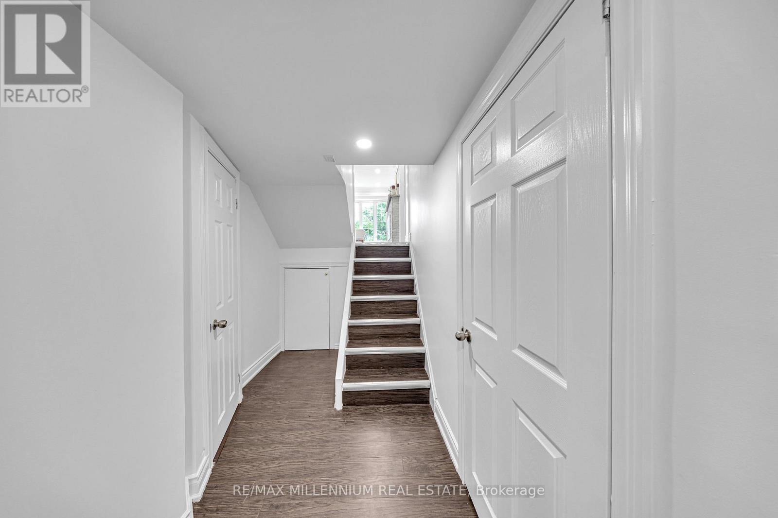 Photo 24 of 962 Midland Avenue, Toronto ON