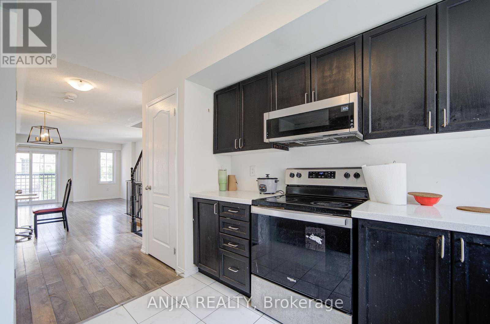 Photo 16 of 446 15 Filly Path, Oshawa ON