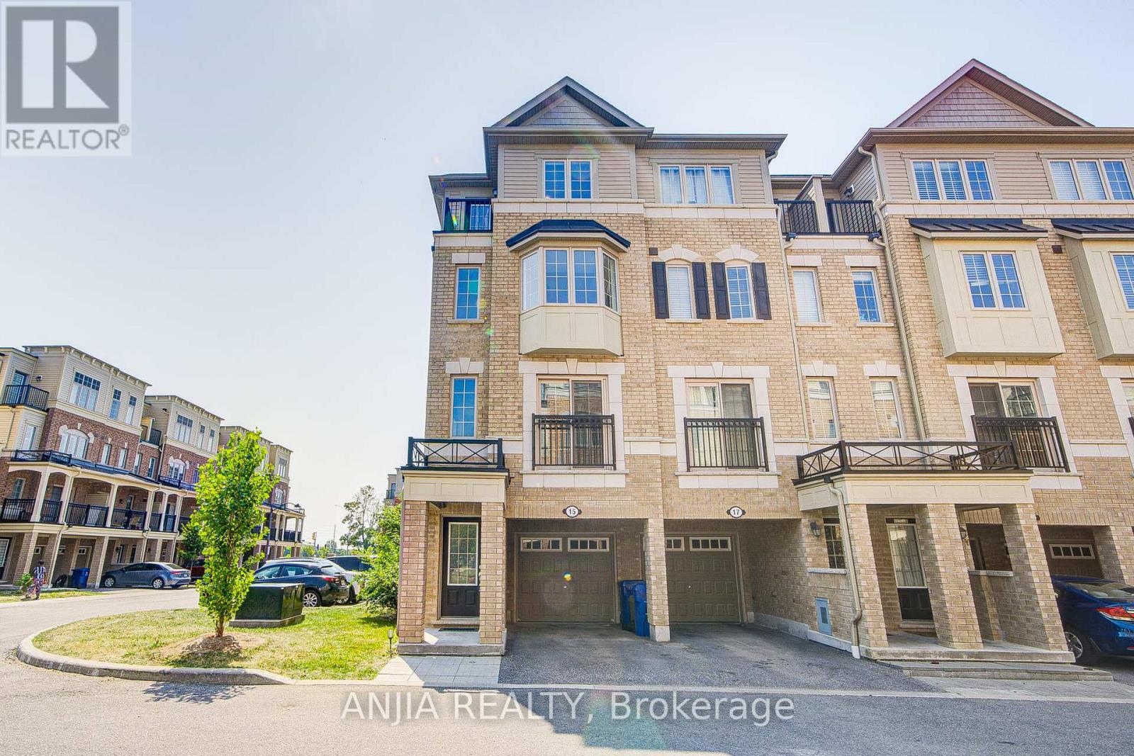 Photo 15 of 446 15 Filly Path, Oshawa ON